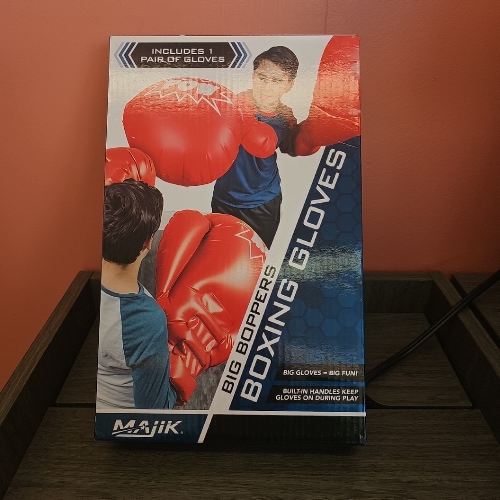 2019 NIB Big Boppers Red Boxing Gloves MAJIK Built In Handles